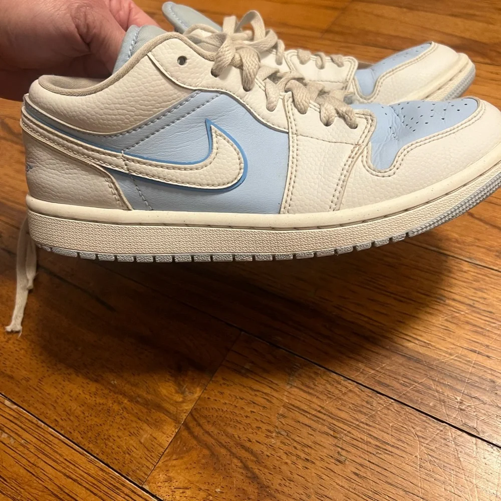 Nike Air Jordan Low in Light Blue and White - Picture 2 of 6